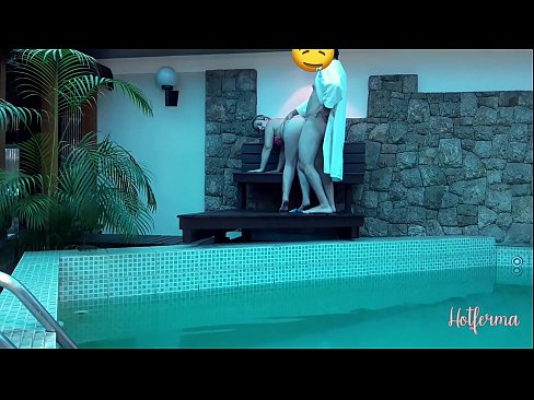 ❤️ Boss uzaicina kalponi uz baseinu, bet nevarēja pretoties karstu Sekss video pie lv.japangaysex.ru ❌️